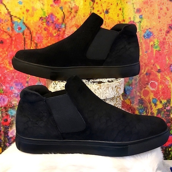 Womens CocoNuts by Matisse Harlan Velvet Slip-on Sneakers - Picture 2 of 11